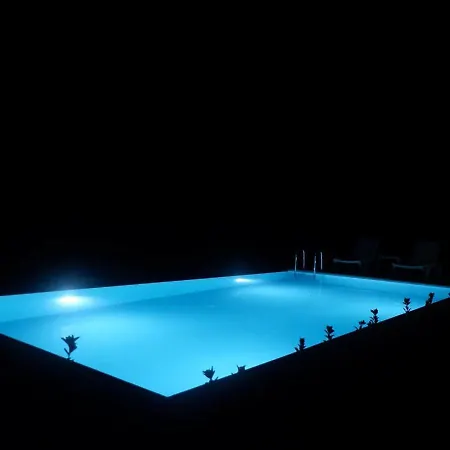 Da Muhtesem Doga Icerisinde, Harika Meva Villa
