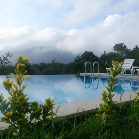 Villa Da Muhtesem Doga Icerisinde, Harika Meva *