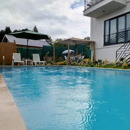 Villa Da Muhtesem Doga Icerisinde, Harika Meva